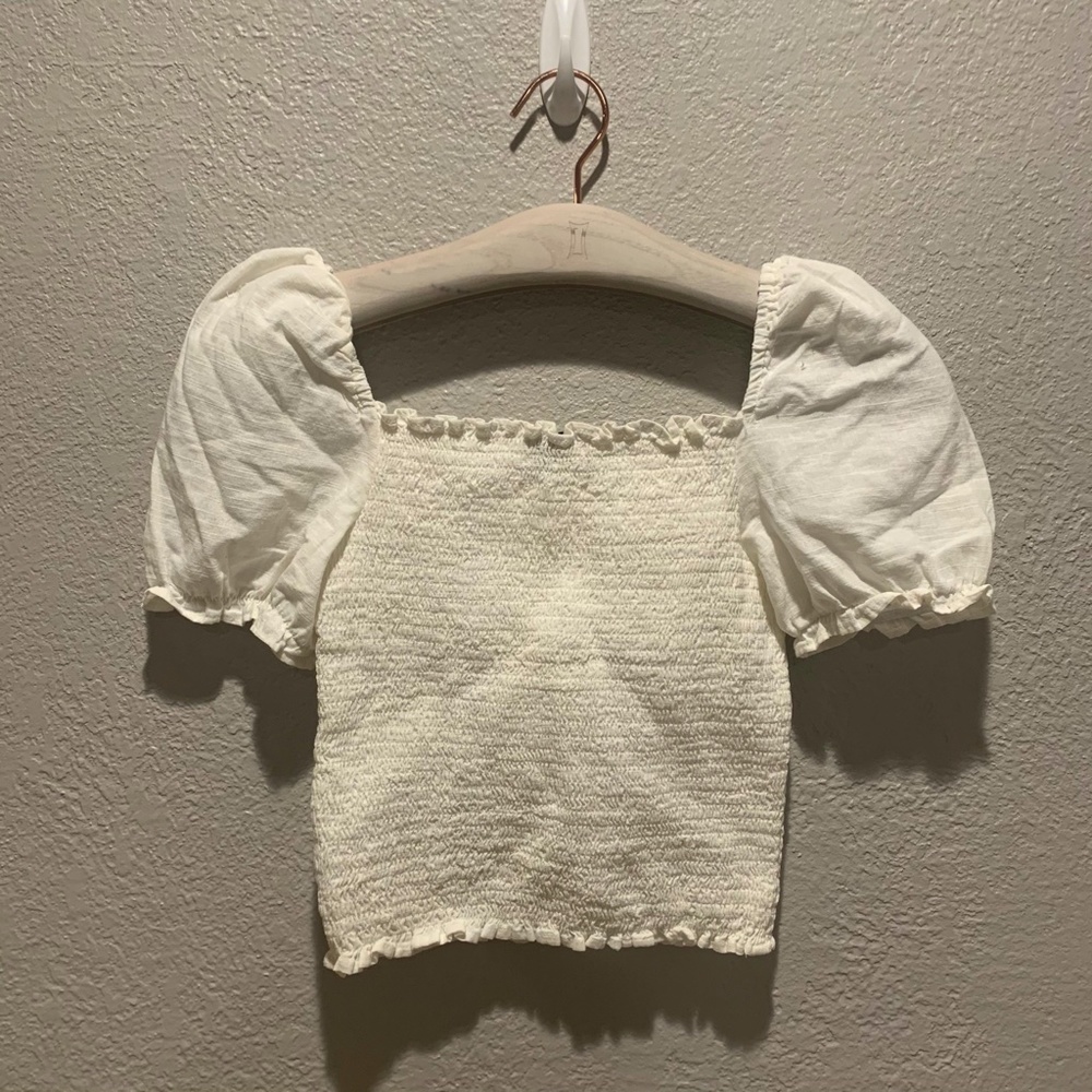 Urban Outfitters white shirred puff sleeve top - Picture 3 of 4